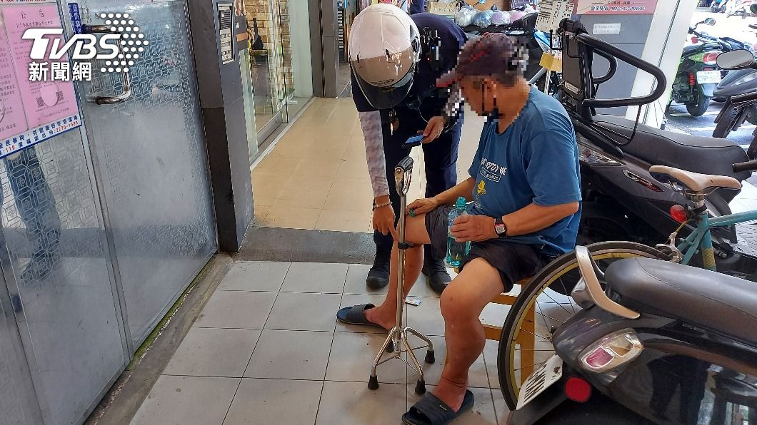 高溫凍未條!男出門買午餐曬昏頭不支倒地 巡邏警神救援