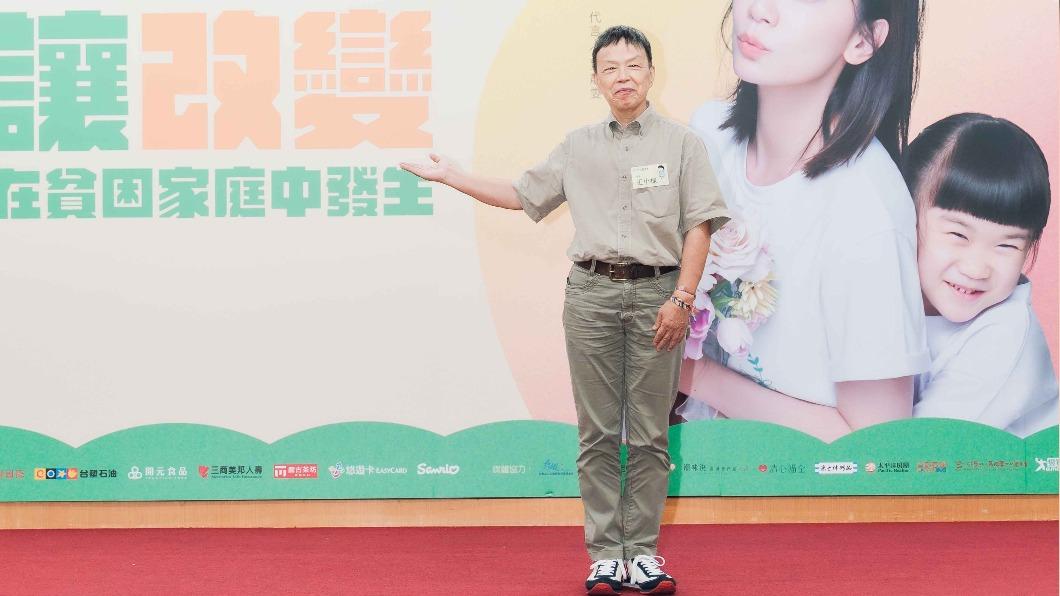 王小棣導演透過鏡頭帶領大眾看見弱勢女性照顧者尋求改變、邁進夢想的過程。(圖/家扶基金會提供)