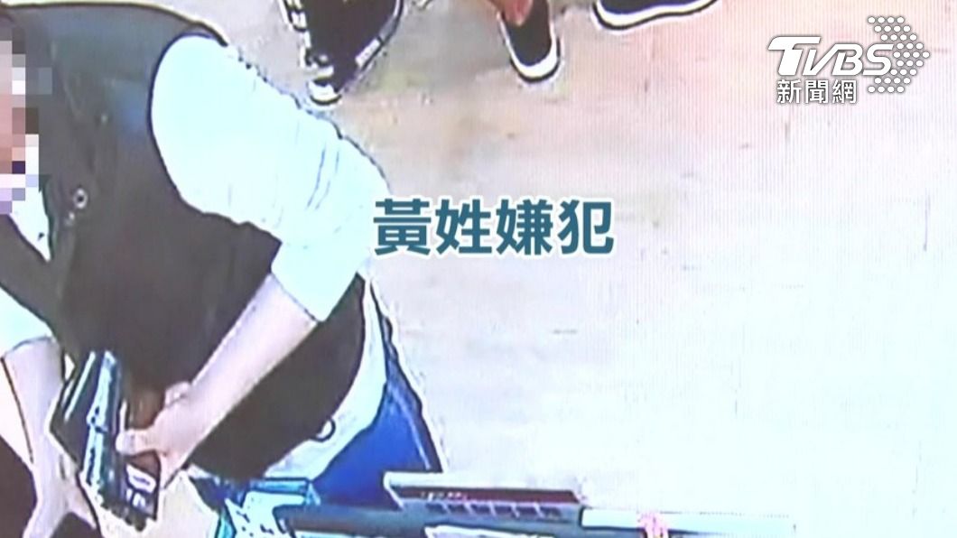 黃姓犯嫌騙來許多信用卡。(圖/TVBS資料畫面)