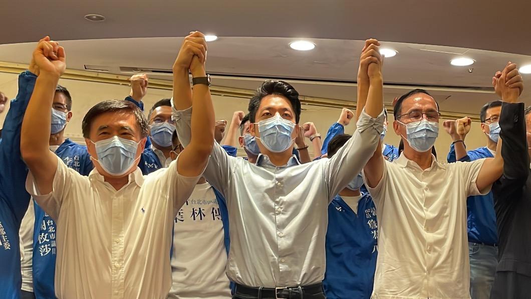 尷尬!郝龍斌稱桃園為主席保衛戰 朱立倫秒遞麥克風閃答