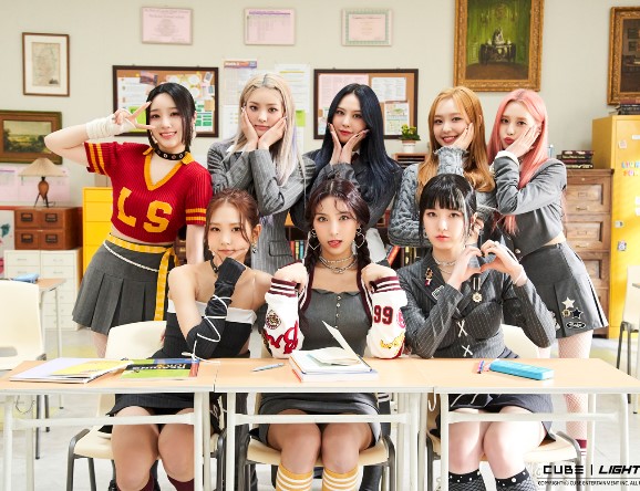 LIGHTSUM是韓國CUBE娛樂推出的八人女子團體。（圖／翻攝自Lightsum·라잇썸臉書）