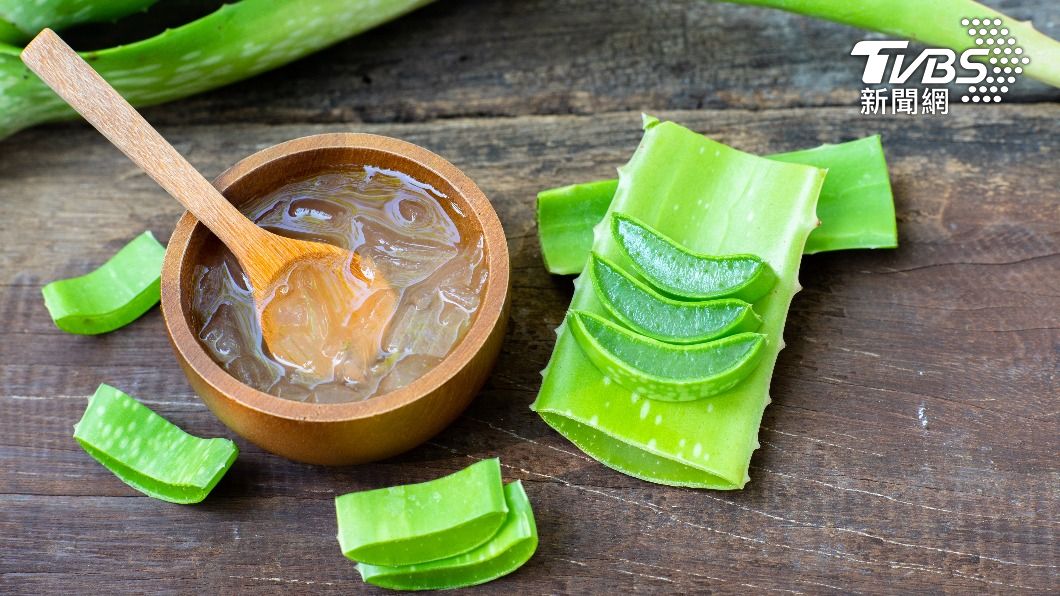 蘆薈膠厚塗面膜上。（示意圖／shutterstock達志影像）
