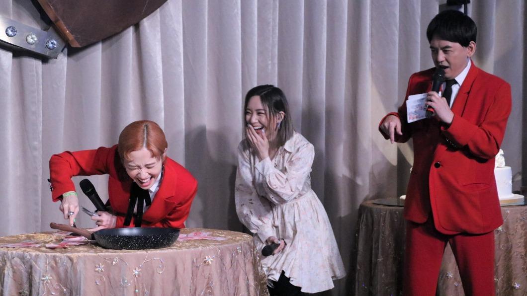 Lulu（左起）、閻奕格和黃子佼日前直擊婚禮。（圖／東森提供）