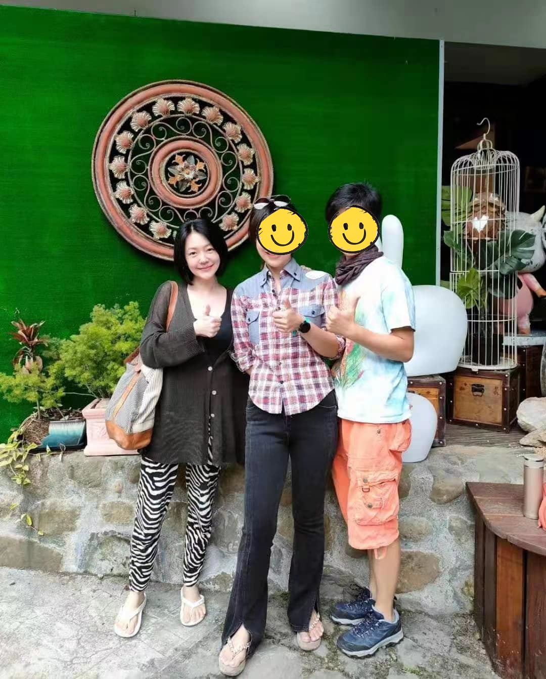 小S家族旅行都穿同套衣服。（圖／翻攝自小S臉書）