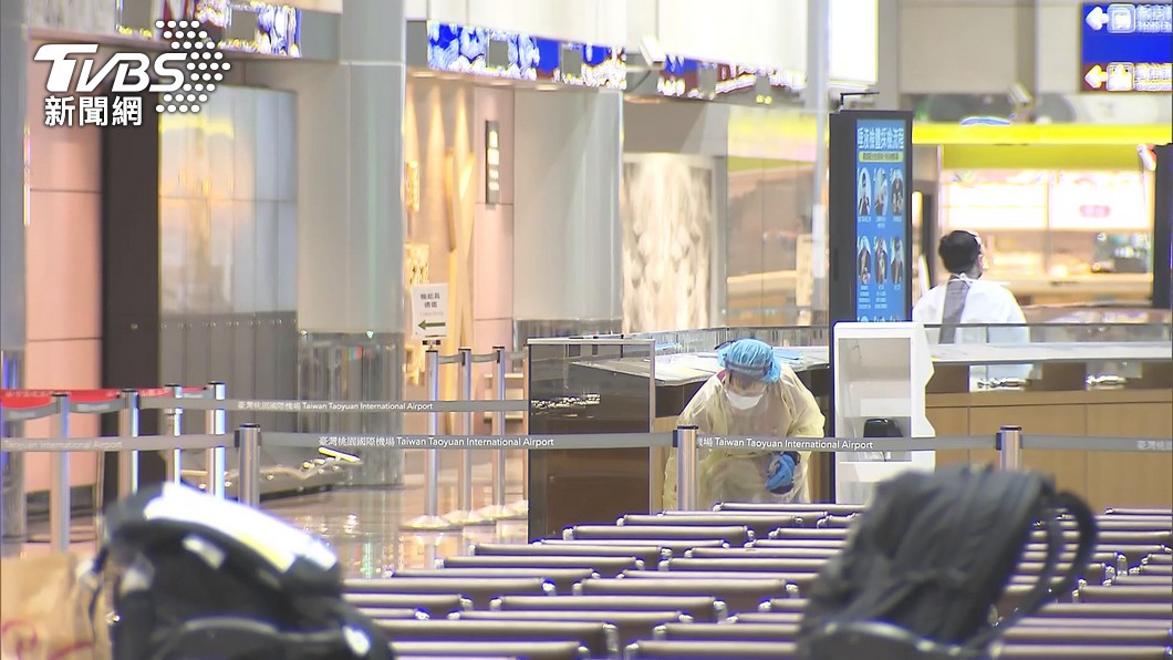 桃園機場自7月7日起調升入境總量管制為每週4萬人,目前入境通關及交通作業尚屬順暢。(圖/TVBS)