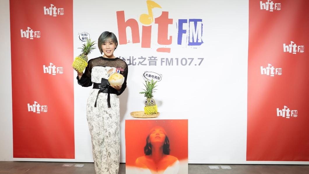 李佳薇曾當婚禮歌手唱〈煎熬〉。(圖/Hit Fm聯播網提供)