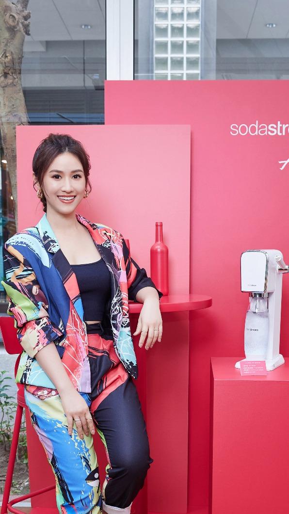 吳姍儒透露目前還不知道寶寶的性別。(圖/sodastream提供)