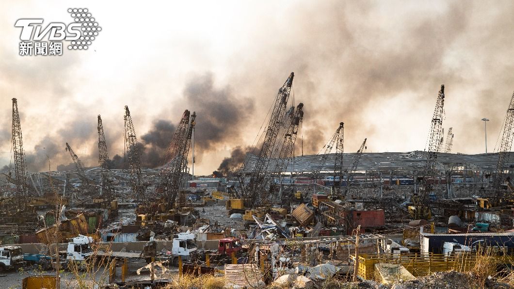 2020年8月貝魯特港發生大規模爆炸,現場一片狼藉。(圖/達志影像美聯社)