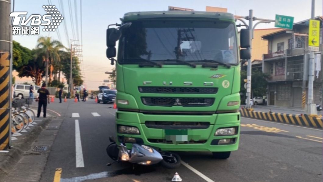 台中砂石車機車碰撞釀1死1傷。（圖／中央社）