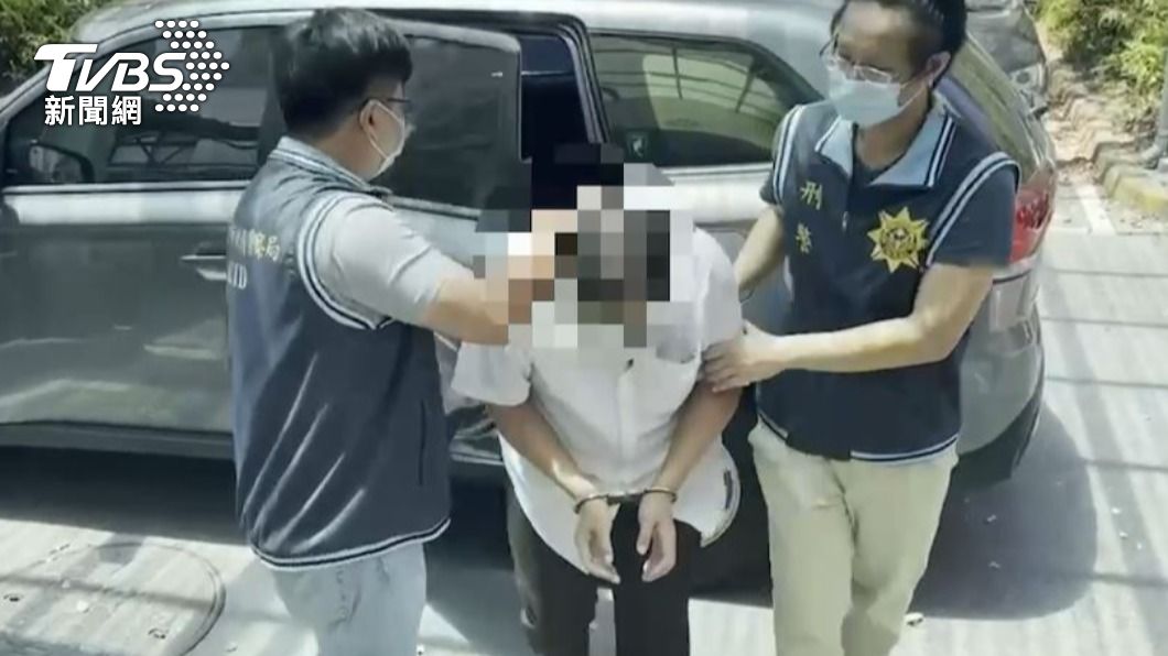 嫌犯疑似是台北署立醫院保全,遭警方逮捕。(圖/TVBS)