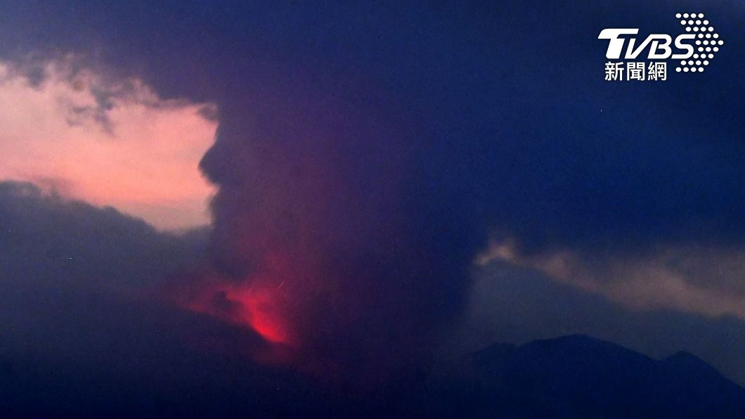 日本櫻島火山噴發。 (圖/達志影像路透社)