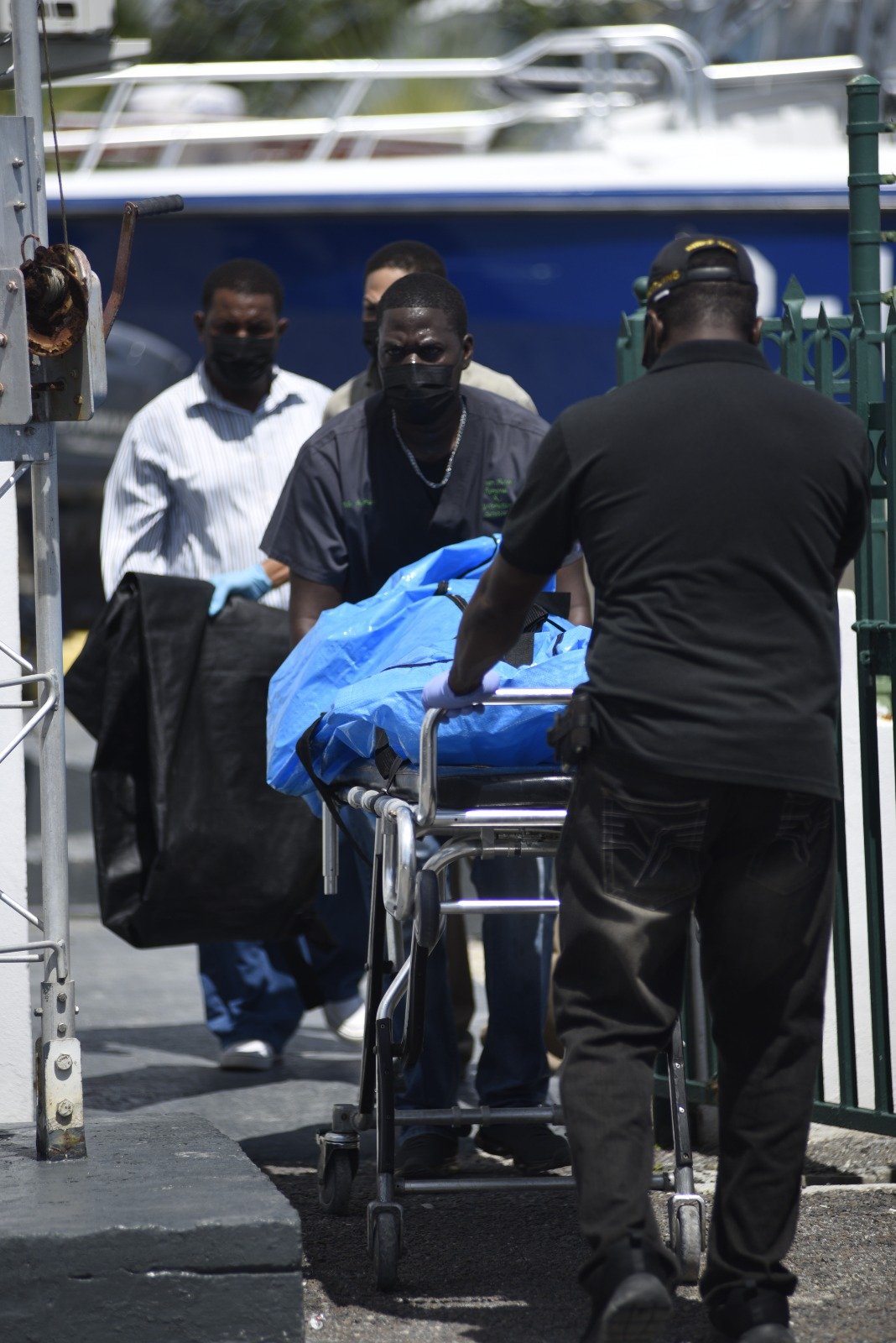 這起事件造成17人死亡,目前還有多人未被找到。(圖/翻攝自Royal Bahamas Defence Force臉書)