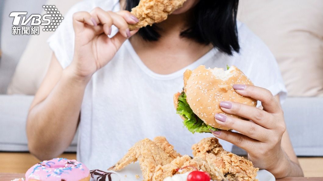 剛吃飽又嘴饞？恐是假性飢餓　「8招」擊退管不住的嘴