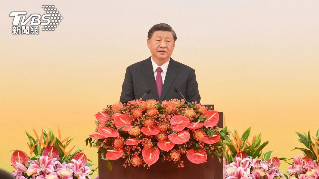 習近平今年7月初前往香港出席回歸週年活動。(圖/達志影像美聯社)