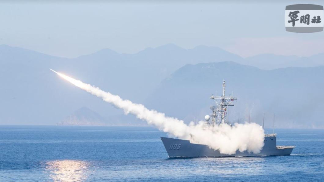 漢光演習海空火力全開!國造「鎮海火箭彈」首射畫面曝光