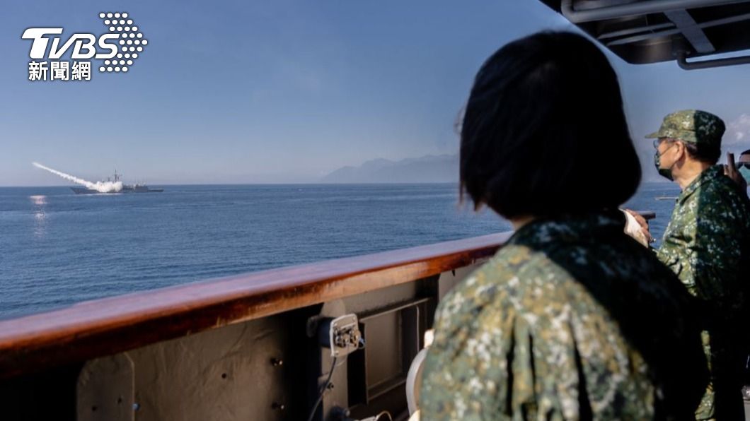 總統蔡英文登艦視導。(圖/總統府提供)