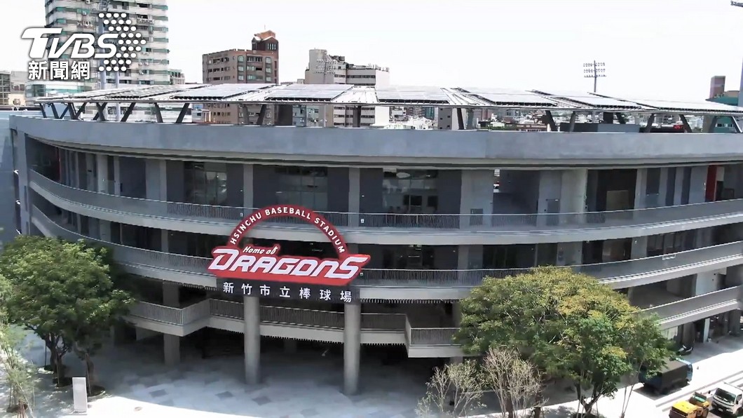 新竹市立棒球場問題重重。（圖／TVBS）