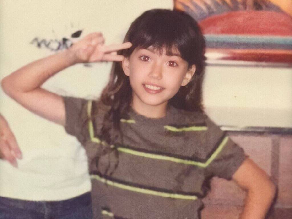 周杰倫Po出太太昆凌小時候的照片。(圖/翻攝自微博)