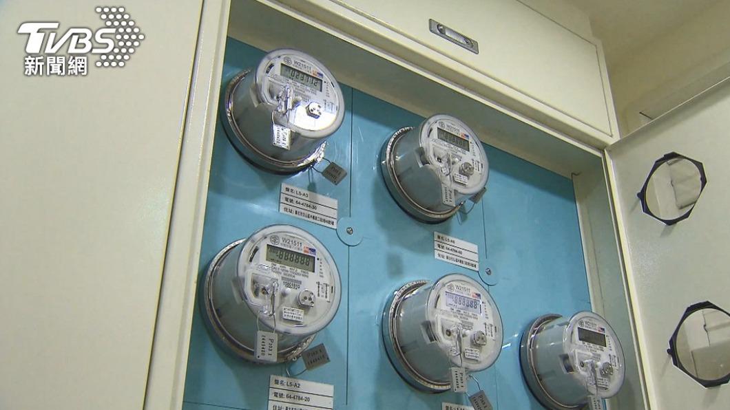 政府及台電積極發展再生能源，不過，110年國內再生能源佔比僅6.0%，還有很大的推進空間。（圖／TVBS）