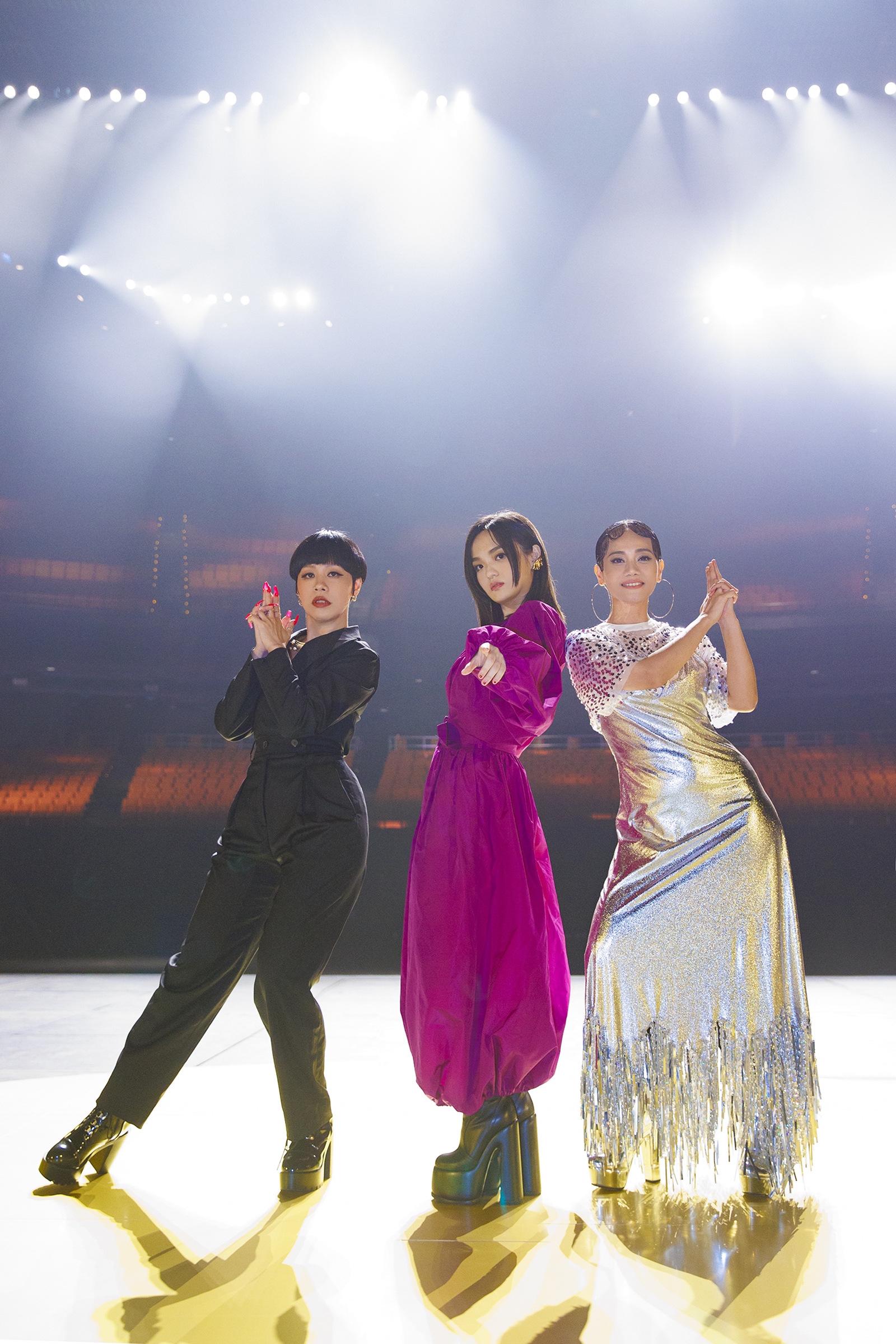 3人拍攝MV當天首次現場合唱。（圖／亞神音樂提供）