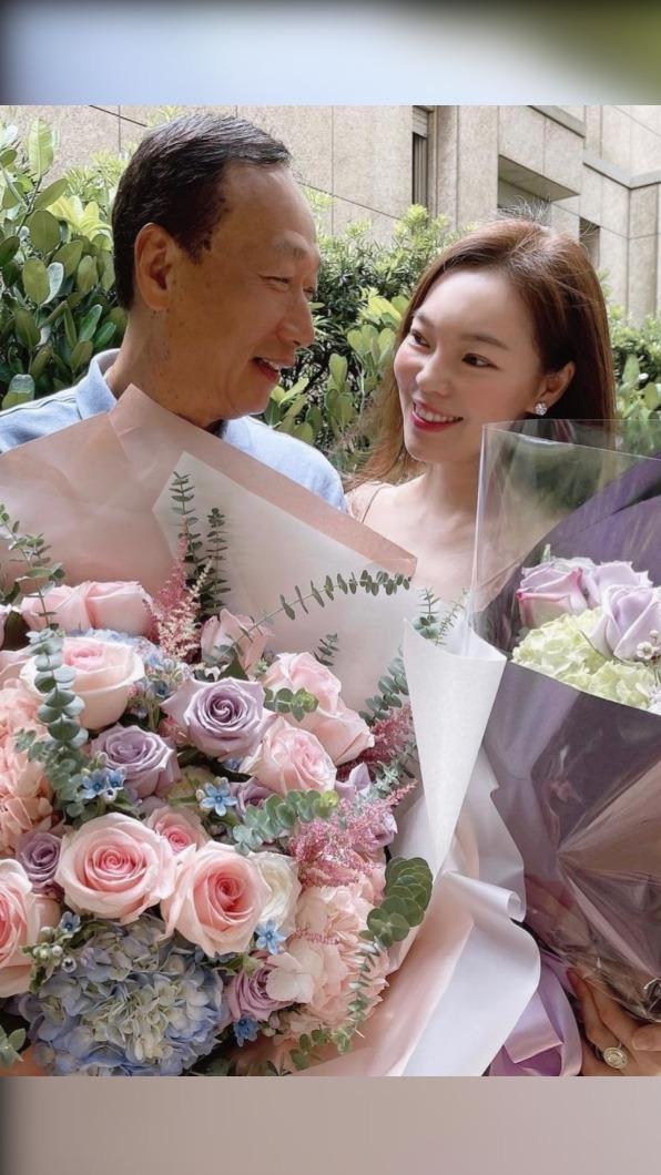 郭董夫婦去年慶祝結婚紀念日。（圖／翻攝自曾馨瑩IG）