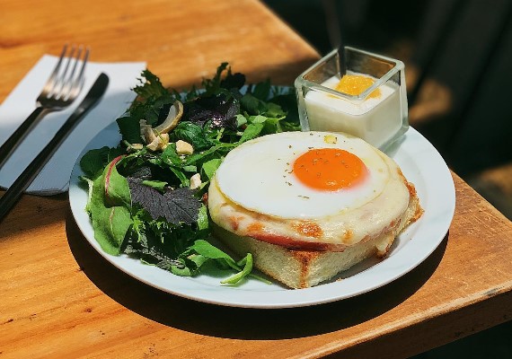 Modern Mode Café有著歐洲家庭氛圍的佈置裝潢。（圖／翻攝自Modern Mode & Modern Mode Café臉書）
