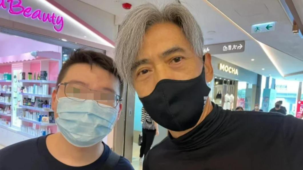 捕獲男神！67歲周潤發一頭白髮仍帥翻　體格超好粉絲羨　　