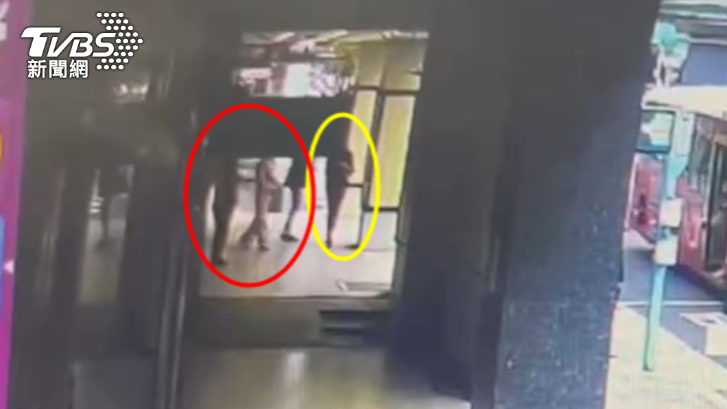 東區強迫推銷!女不理滑手機踩空骨折怒告 檢不起訴