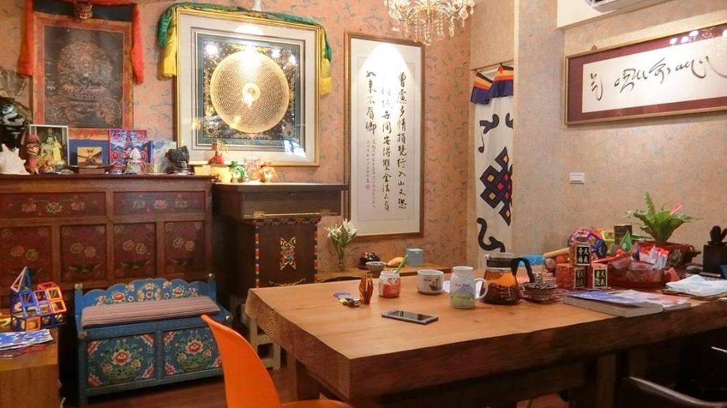 店內座位寬敞舒適,有種到藏人家作客的溫馨感。(圖/★好姊妹的交換日記☆Catheri提供)