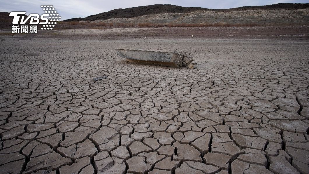 米德湖水位在2022年降低到316公尺,是水庫啟用以來最低水位紀錄。(圖/達志影像美聯社)