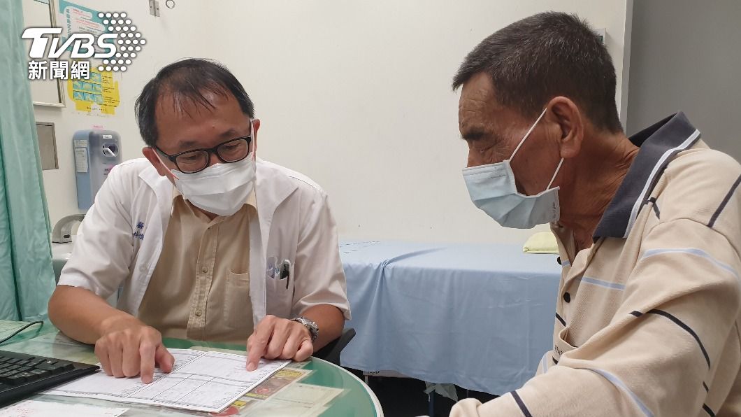 患者在移植手術後回診，狀況良好。（圖／院方提供）
