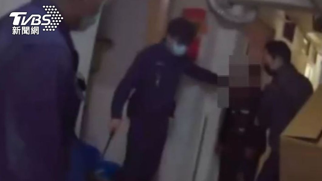 警方將林姓老翁逮捕。（圖／TVBS）
