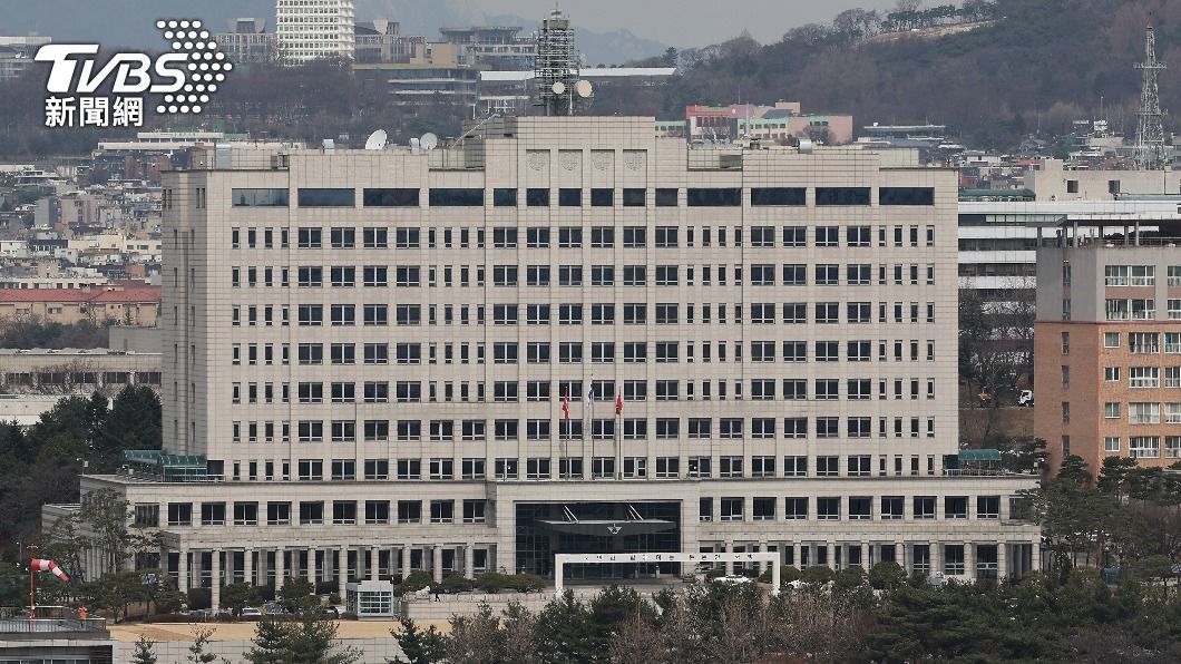 尹錫悅上任後進行一連串改革，將總統府遷往龍山國防大樓。（圖／達志影像美聯社）