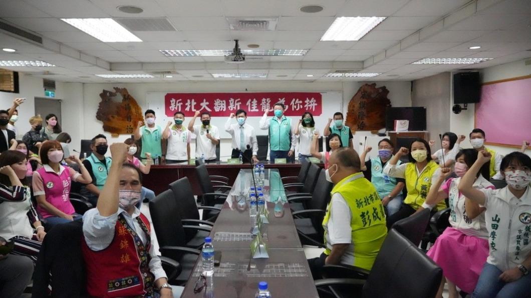 民進黨新北市長參選人林佳龍今(29日)上午拜會新北市議會民進黨團。(圖/林佳龍辦公室提供