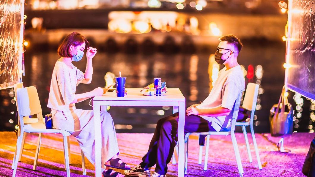 「北海夜金閃閃-瘋草里」傳統漁港走文青風