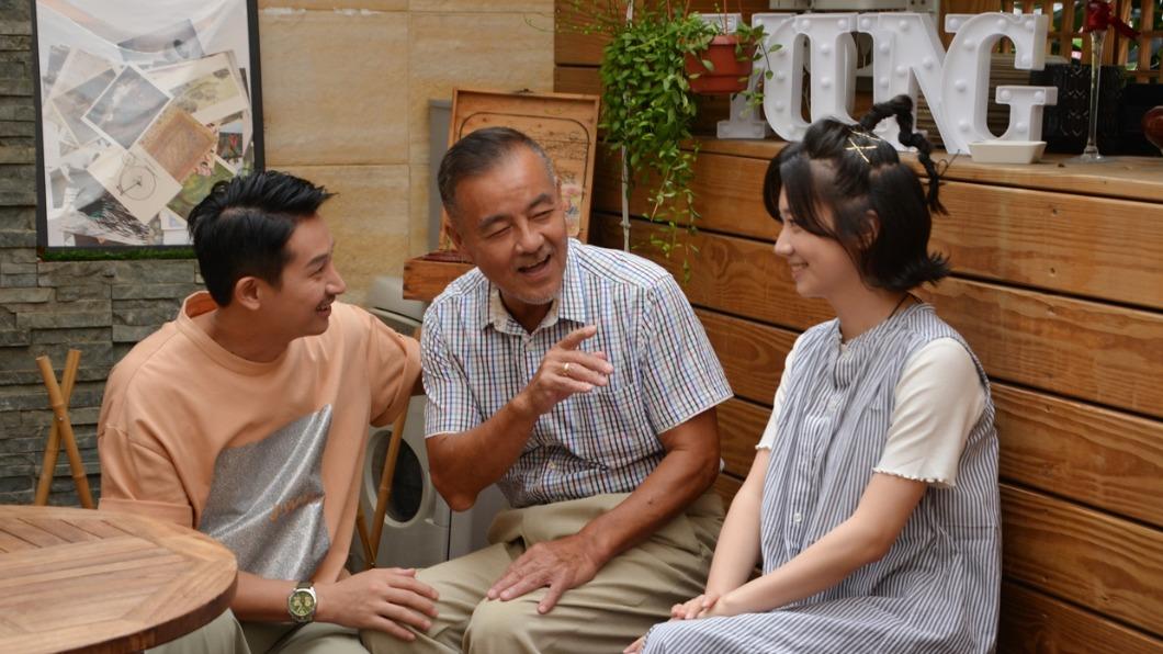 龍天翔(中)因拍攝爆破戲、右耳失聰。(圖/華視提供)