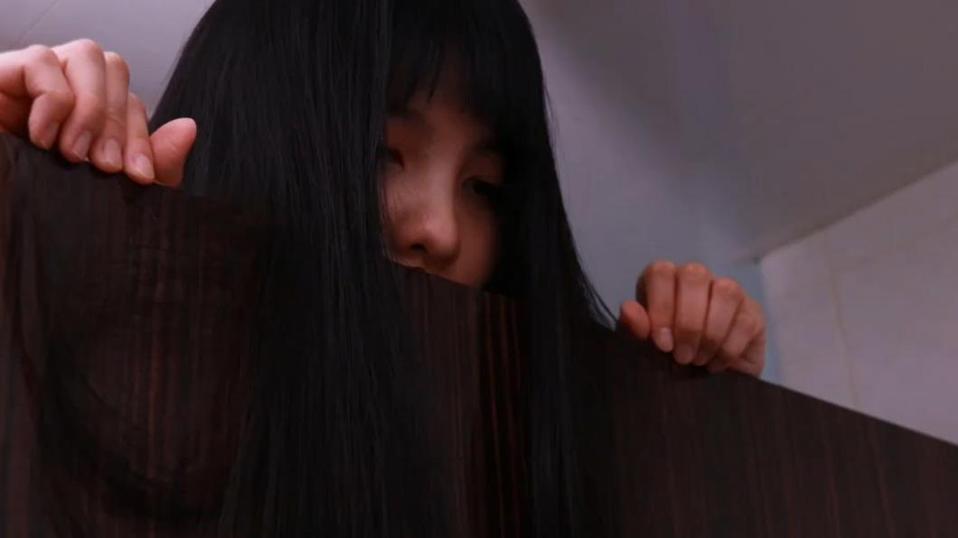 韓淳羽在影片中全素顏、不計形象演出。（圖／警方提供）