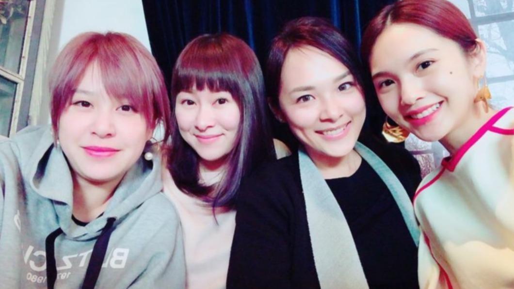 四人女子團體4 in Love成軍僅兩年就宣布解散。(圖/翻攝自IG@rainie77)
