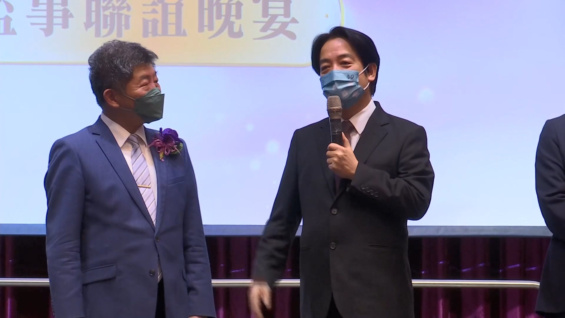 副總統賴清德昨晚與民進黨台北市長參選人陳時中合體造勢。(圖/TVBS)