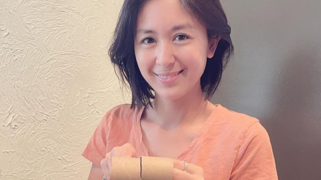 唐寧感嘆,「其實認真想一想,有需要這樣賣命嗎?」(圖/翻攝自唐寧IG)