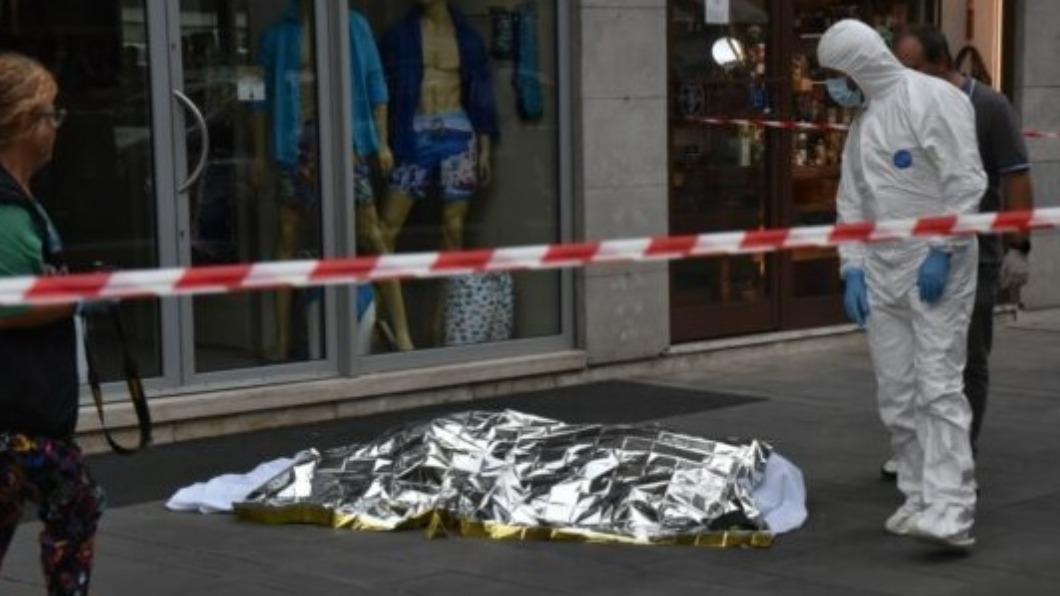 義大利警方公開阿利卡死亡現場照片。（圖／翻攝自POLIZIA DI STATO QUESTURA DI MACERATA官網）