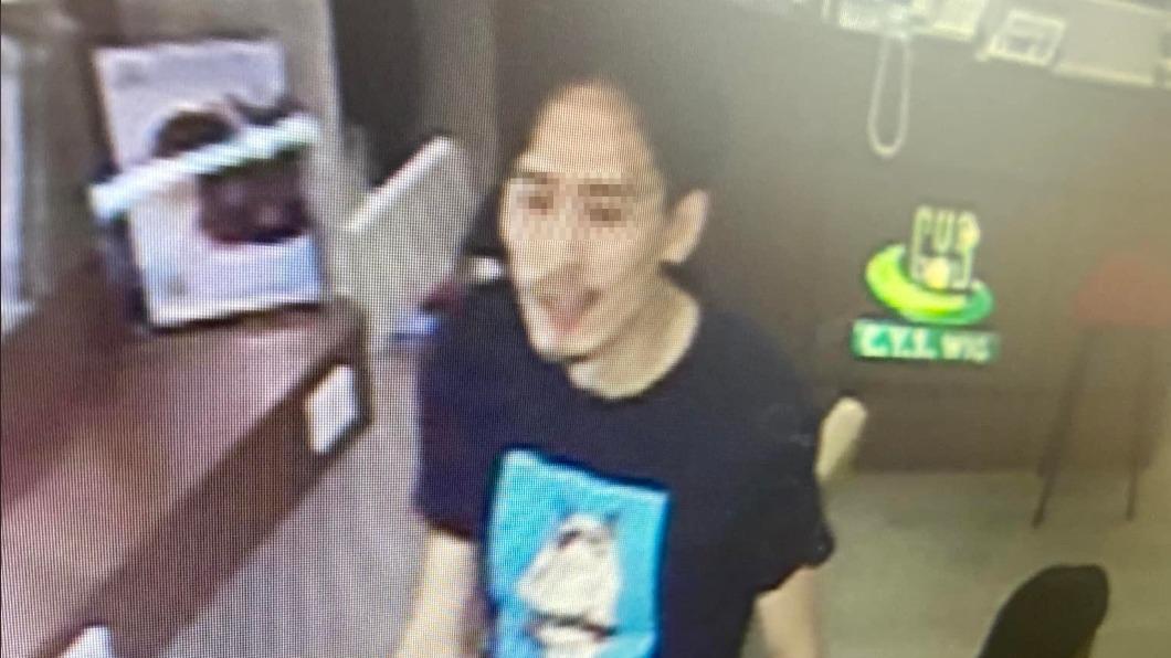 神情恍惚男險侵犯女店員!網一看監視器驚呆:是麻吉弟弟