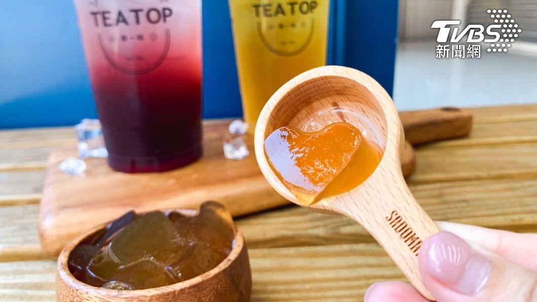 TEA TOP 跨足甜點界限時推出「愛心茶凍」。(圖/TEA TOP提供)