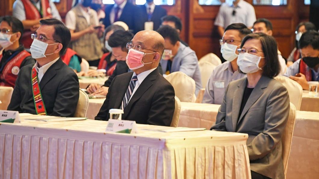 原民日蔡英文、蘇貞昌齊聚論壇 喊向原住民致敬