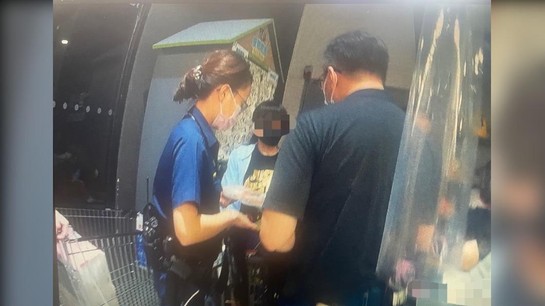 賊女賣場狂偷衣服 包包塞不下竟穿成「米其林」