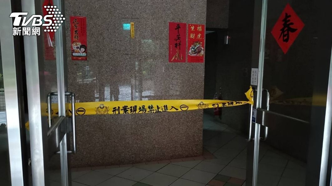 兒子殺母後伴屍長達1日才報案。(圖/TVBS)