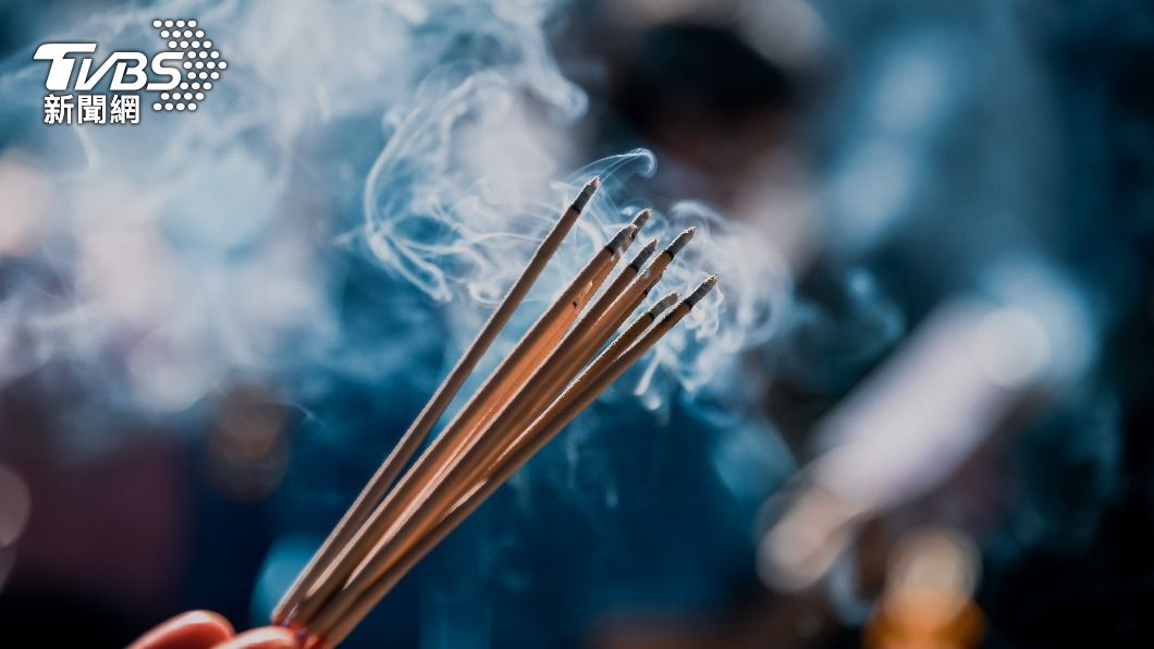 許多人會在七夕拜床母,祈求神明保佑孩子平安健康。(示意圖/shutterstock達志影像)