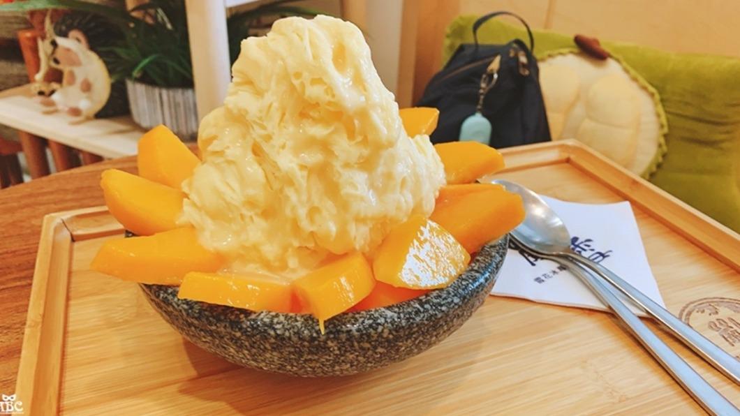 微酸甜的芒果塊，搭配煉乳跟芒果雪花冰一起吃非常過癮。（圖／愛麗森的變身教室提供）
