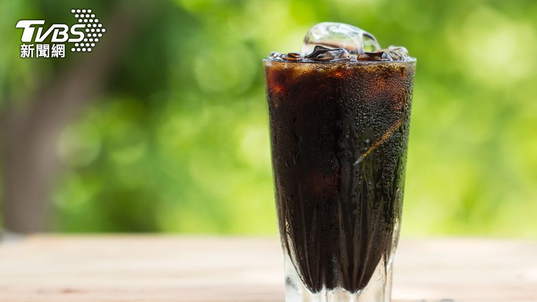 青草茶喝多當心損陽耗氣、腹瀉或是抽筋。(示意圖/shutterstock 達志影像)