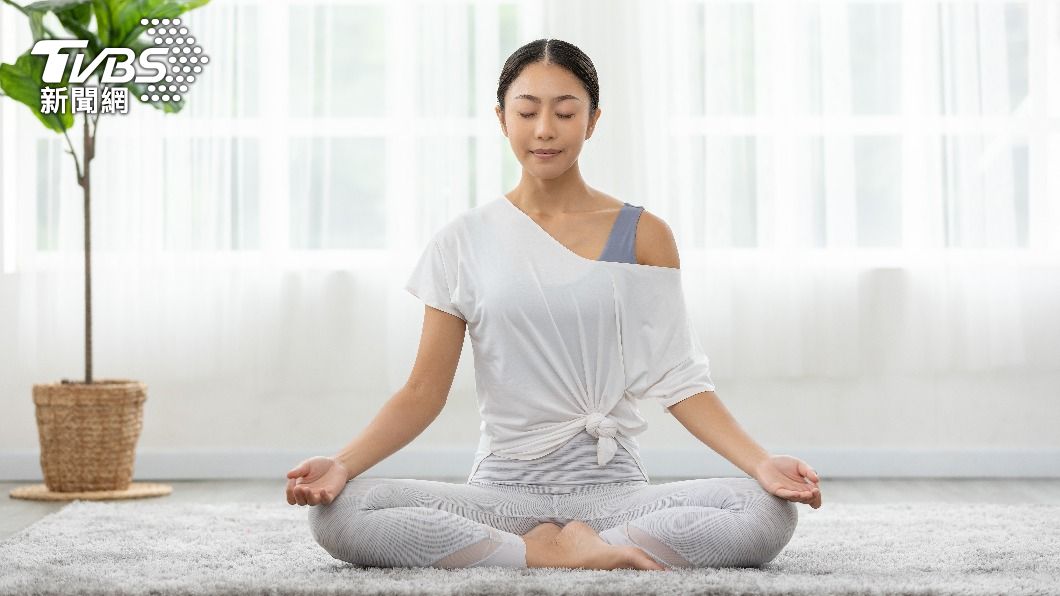 「靜瑜珈」、「陰瑜珈」是追求身體及心靈的放鬆。(示意圖/shutterstock達志影像)